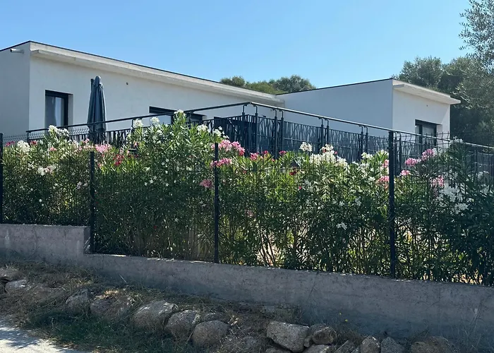 Magnifique Au Calme Avec Superbe Piscine 菲加里